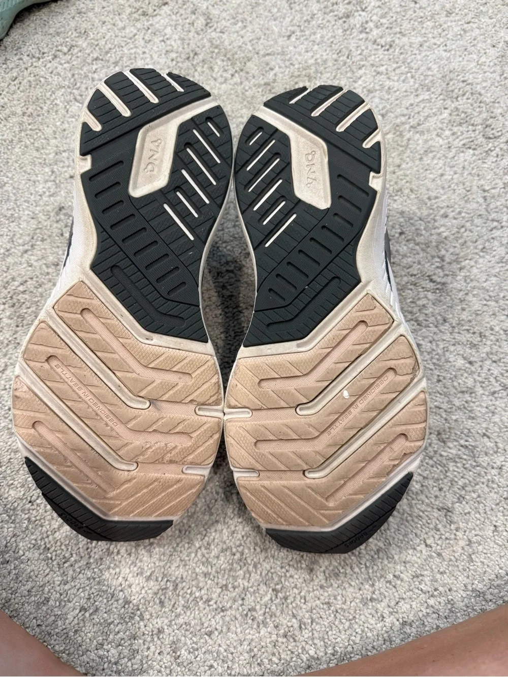Brooks Launch GTS 8